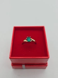 Anello in oro 10 kt con smeraldi e diamanti misura 7 - Foto 1 di 6
