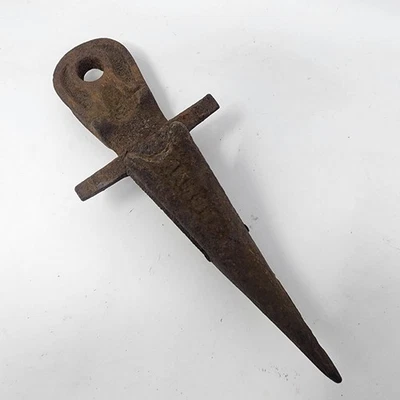 Antiguo cortacésped de barra de hoz protector de roca hierro fundido oxidado Foto 1 de 4