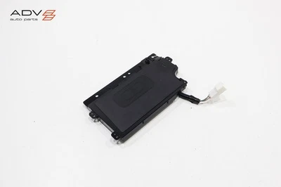 2016 - 2023 TOYOTA TACOMA BATTERY WIRELESS CHARGING PAD CONTROL MODULE OEM - Image 1 of 4