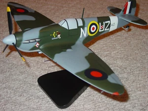 Supermarine Spitfire Mk.IIB RAF Mahogany Model Airplane w / Wood Base - Picture 1 of 11