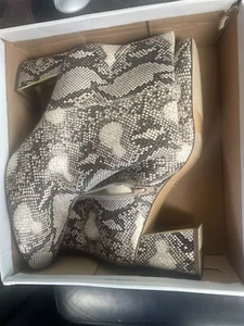 Brand New Women Snake Skin Booties Size 11 - Picture 1 of 4