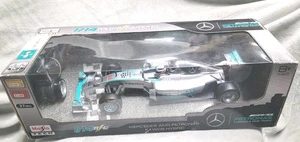 Auto ibrida Maisto R/C scala 1/14 HP Mercedes AMG Petronas F1 W05 - Lewis Hamilt - Foto 1 di 2