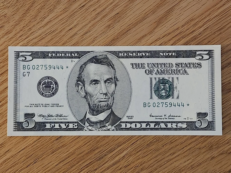 1999 $5 UNC/GEM "STAR NOTE" CHICAGO DISTRICT BG02759444* 1 OF 3 CONS SER NUM - Image 1 of 4