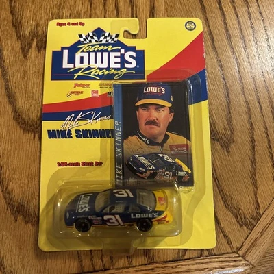 Mike Skinner NASCAR Team Lowes Racing 1:64 Diecast Car #31 Action Performance - Image 1 of 4