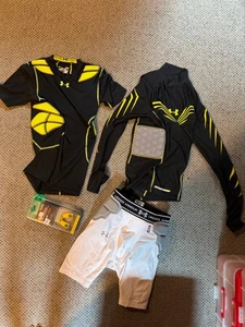 Under Armour Gameday Base Layer Herren klein schwarz gelb Fußball Set - Bild 1 von 2