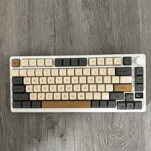 RK ROYAL KLUDGE M75 Wireless Mechanical Keyboard 2.4Ghz Custom Keycaps - Picture 1 of 3