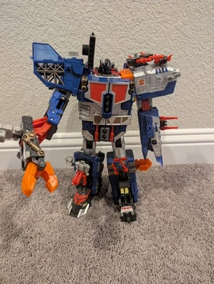 Transformers Energon Omega Sentinel with Missiles and Optimus Prime (no head) - Image 1 of 4