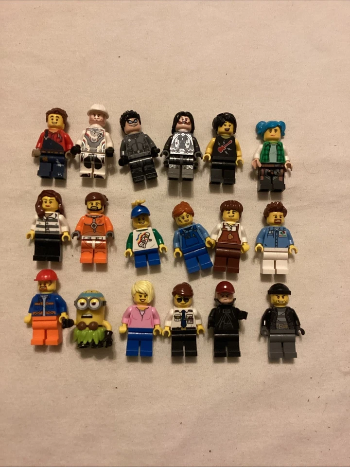 LEGO Lote de 18 Minifiguras City Town People todo en Fotos Foto 1 de 1