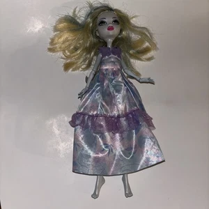 Muñeca Monster High LAGOONA AZUL Hecha en China 2008 Sin Aletas para Piernas - Imagen 1 de 5