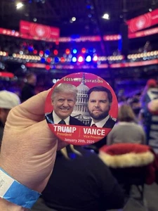 Botón rojo de 3" inauguración del presidente Donald Trump y JD Vance 2025 - Imagen 1 de 3