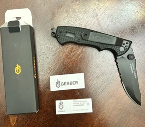 Gerber Hinderer rescue firefighter, paramedic knife/multi tool. Brand new in box - Picture 1 of 7