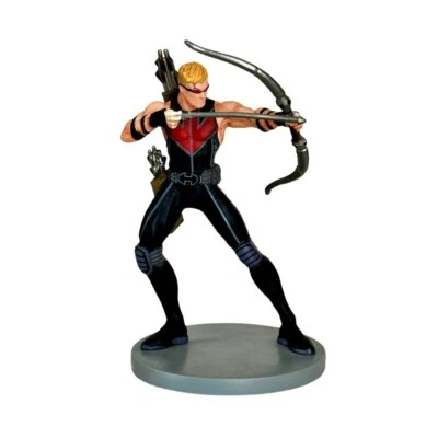 Figura de acción Marvel Avengers Hawkeye con flecha de arco Disney Store 4" adorno de pastel Foto 1 de 4