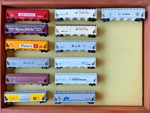VINTAGE N-SCALE 4 BAY COVERED HOPPER, ACF CENTERFLOW - READ DETAILS PLEASE - Picture 1 of 1
