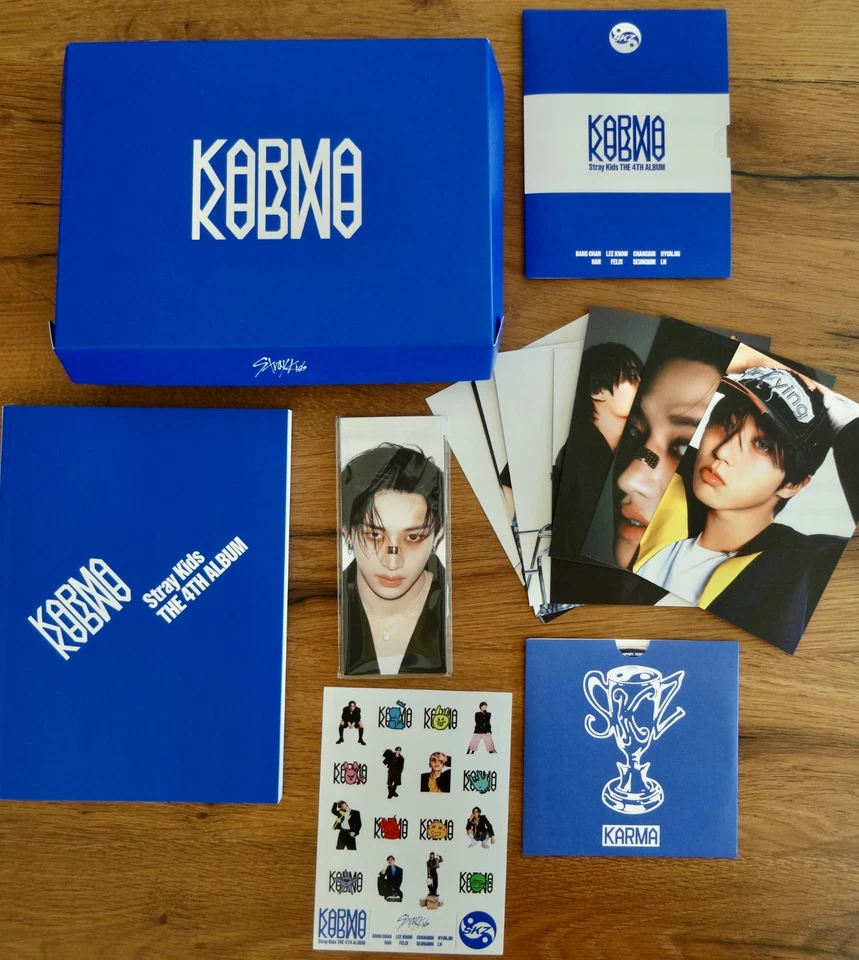 Stray Kids Karma Album: mit Buch Fotokarten CD Aufklebern /  Music Korea Pop - Bild 1 von 4