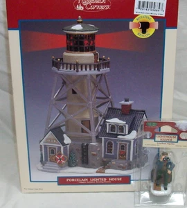 Faro de porcelana Lemax 2002 (#25684A) Plymouth Corners + figura de guardián 12482 - Imagen 1 de 10