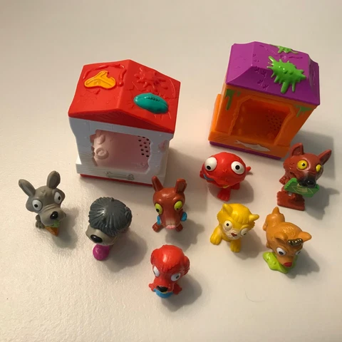 The Ugglys Pet Shop Gross Homes Moose Series 1 Cat House Dog House & 8 Figures Cover