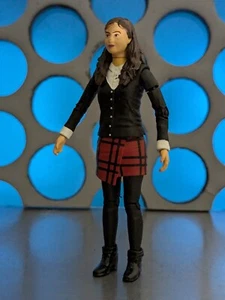 Doctor Who Clara Oswald Red & Black Tartan Skirt Into the Dalek 3.75” Figure - Picture 1 of 6