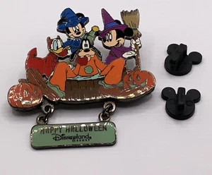 Pin Disney Disneyland Halloween 2001 Mickey Minnie Donald Goofy Dunk Apple GITD - Imagen 1 de 2