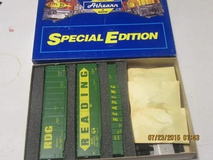 HO scale Athearn Reading Freight Cars 3 pack Kit. 1 of 2 - Picture 1 of 3