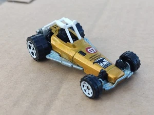 2006 Matchbox Gold Dune Buggy MB685 Dino Mountain Vintage Retro Small Model Car - Picture 1 of 9