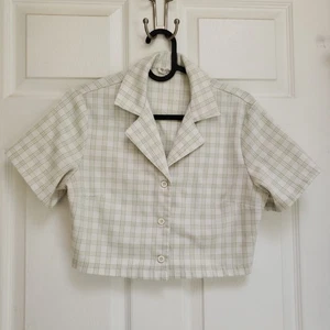 Camicia John Galt Brandy Melville bianca verde a quadri cropped con bottoni taglia unica - Foto 1 di 4