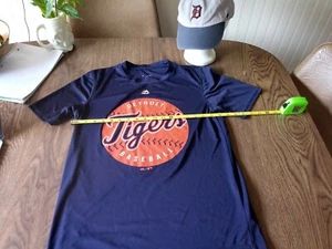 Vintage Detroit Tigers T-Shirt & Baseball Hat Combo Majestic & 47-Brand medium - Picture 1 of 12
