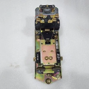 SQUARE D 9050 B01E SERIES E PNEUMATIC TIMING RELAY COIL VOLTAGE 110-120V - Picture 1 of 10