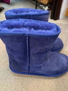 UGG Blue Classic Boots Größe 5 - Neu mit Etikett - Bild 1 von 1