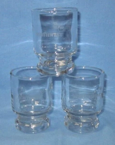 Lote de 3 vasos de chupito Northwest Airlines ~ 2,5 oz Whiskey Jiggers - Imagen 1 de 7