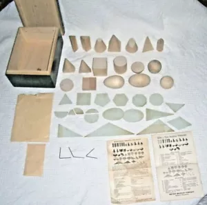 (A17)-Vintage-1940's Milton Bradley pädagogische geometrische Oberflächen & Holzkörper - Bild 1 von 10