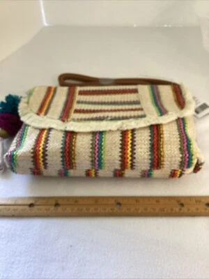 Bolsa tiracolo feminina Payless Shoes listrada multicolorida - Imagem 1 de 4