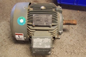 👀NEW SIEMENS RGZ 3 HP ELECTRIC MOTOR 230/460V 182T FR 3485 RPM 3Ø 1LA3182-2YK60 - Picture 1 of 8