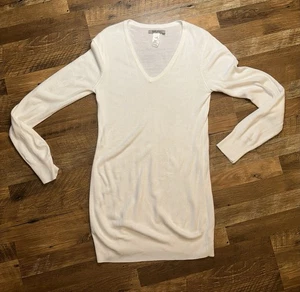 Tex by Max Azria langer Pullover V-Ausschnitt klassisch minimalistisch Herbst leicht gebraucht, in einwandfreiem Zustand - Bild 1 von 4