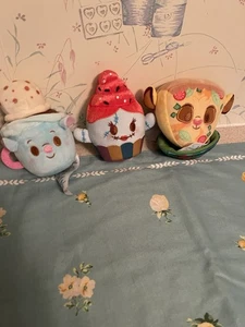 Juego de tres Munchlings perfumados de Disney incluyendo Sally, Simba y otros - Imagen 1 de 4