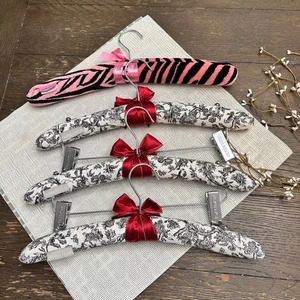 Nordstrom Vintage Stoff gepolsterte Kleiderbügel 4 Stück für Pullover und Röcke - Bild 1 von 5