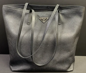 BOLSO DE MANO GRANDE DE CUERO PRADA SAFFIANO CON CERTIFICADO DE AUTENTICIDAD ENTRUPY - Imagen 1 de 19