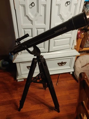 Tasco Novice Astronomers Refractor Telescope  - 302048 D-60mm F-700mm - Image 1 of 4