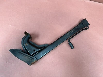 BMW E28 528e E24 Neumático de repuesto Gato de elevación y manivela OEM #86232 Foto 1 de 4