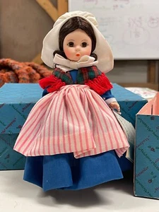 Madame Alexander 8 Zoll Puppe BELGIEN #562 mit Originalkarton EUC - Bild 1 von 4