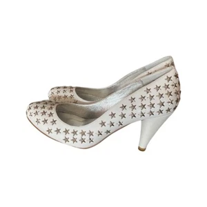 BEBE TINA STAR STUDDED LEATHER WHITE PUMPS 8M - Picture 1 of 10