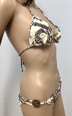 Sexy Traje de Baño CHANEL 2008 Bikini Marfil Marrón Talla S Top 2 Piezas Elástico CC Pin Foto 1 de 4