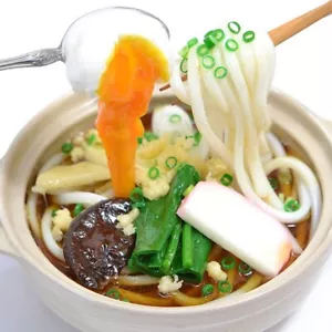 Made in Japan Cibo finto / Nabeyaki udon con uova di primavera calda (onsen tamago) - Foto 1 di 4
