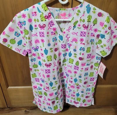 NWT - ADORABLE FROG PRINT SCRUB TOP IN SIZE:  X-SMALL - Image 1 of 4