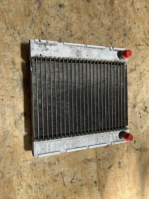 Mercedes-Benz E63 AMG W212 2012-2015 - Radiador auxiliar 0995003203 #0029 Foto 1 de 4