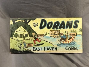 Divertido letrero de campamento de madera pintado de arte popular vintage  - Imagen 1 de 10