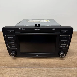 SKODA OCTAVIA BOLERO RADIO CD PLAYER HEAD UNIT 1Z0035156F WITH CODE - Picture 1 of 3