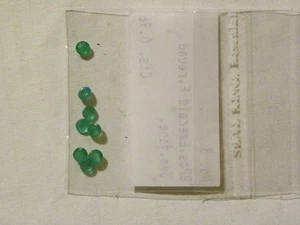 Feiner Smaragd 8 von ca. 3 mm. Runde facettierte transparent leichte natürliche Mängel - Bild 1 von 1