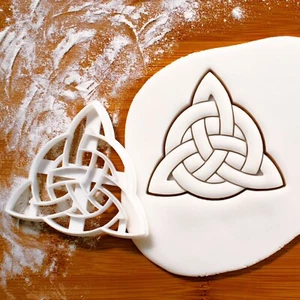 Triquetra Celtic Knot cookie cutter | Celts Gaelic insular art Icovellavna knots - Picture 1 of 8