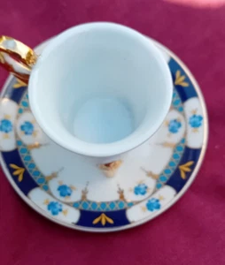Collectable miniature cup & saucer - Picture 1 of 2