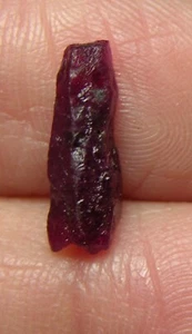 2.35ct Vietnam 100% Natural Red Ruby Dogtooth Crystal Specimen 0.45g 13mm - Picture 1 of 7